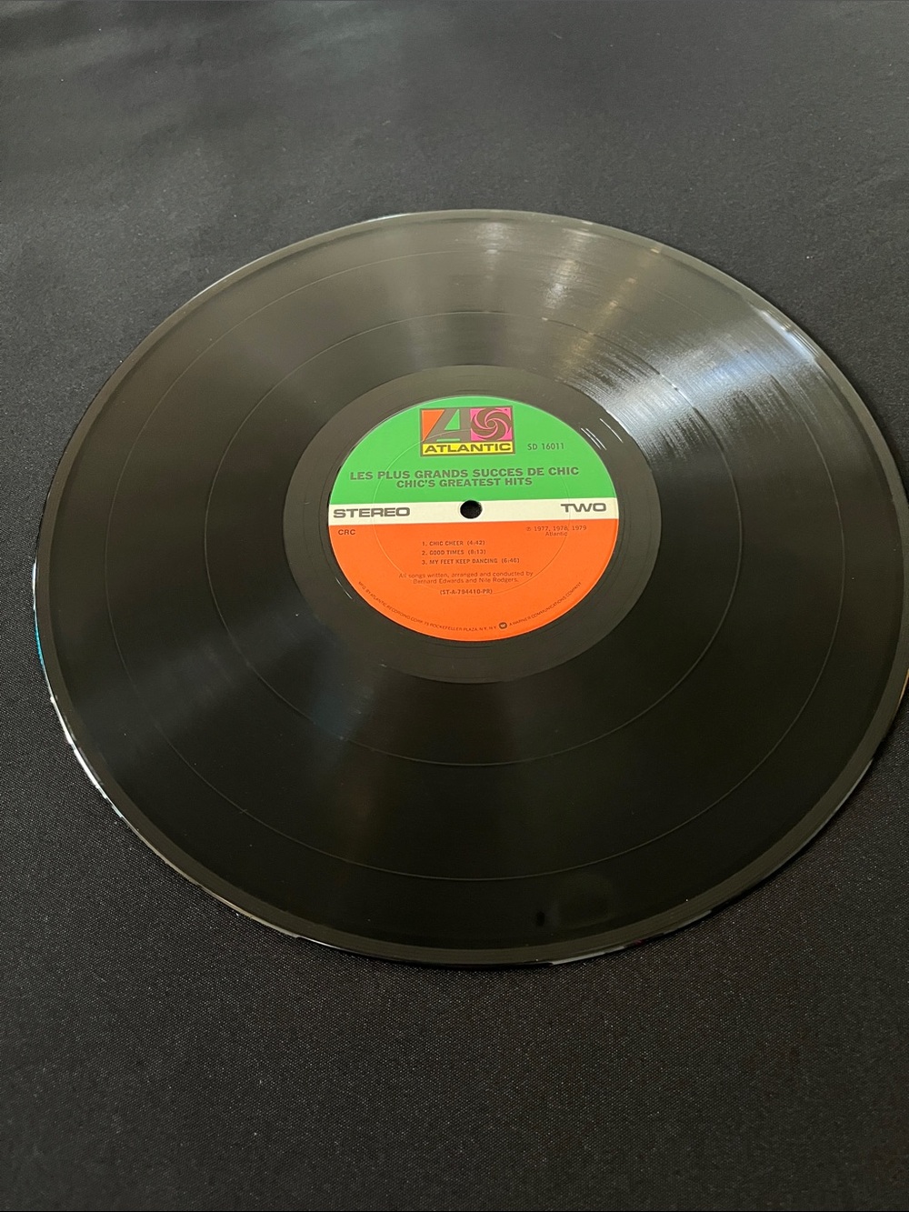Chic – "Les Plus Grands Succes De Chic (Chic's Greatest Hits)" Vinyl Record - Picture 6 of 6